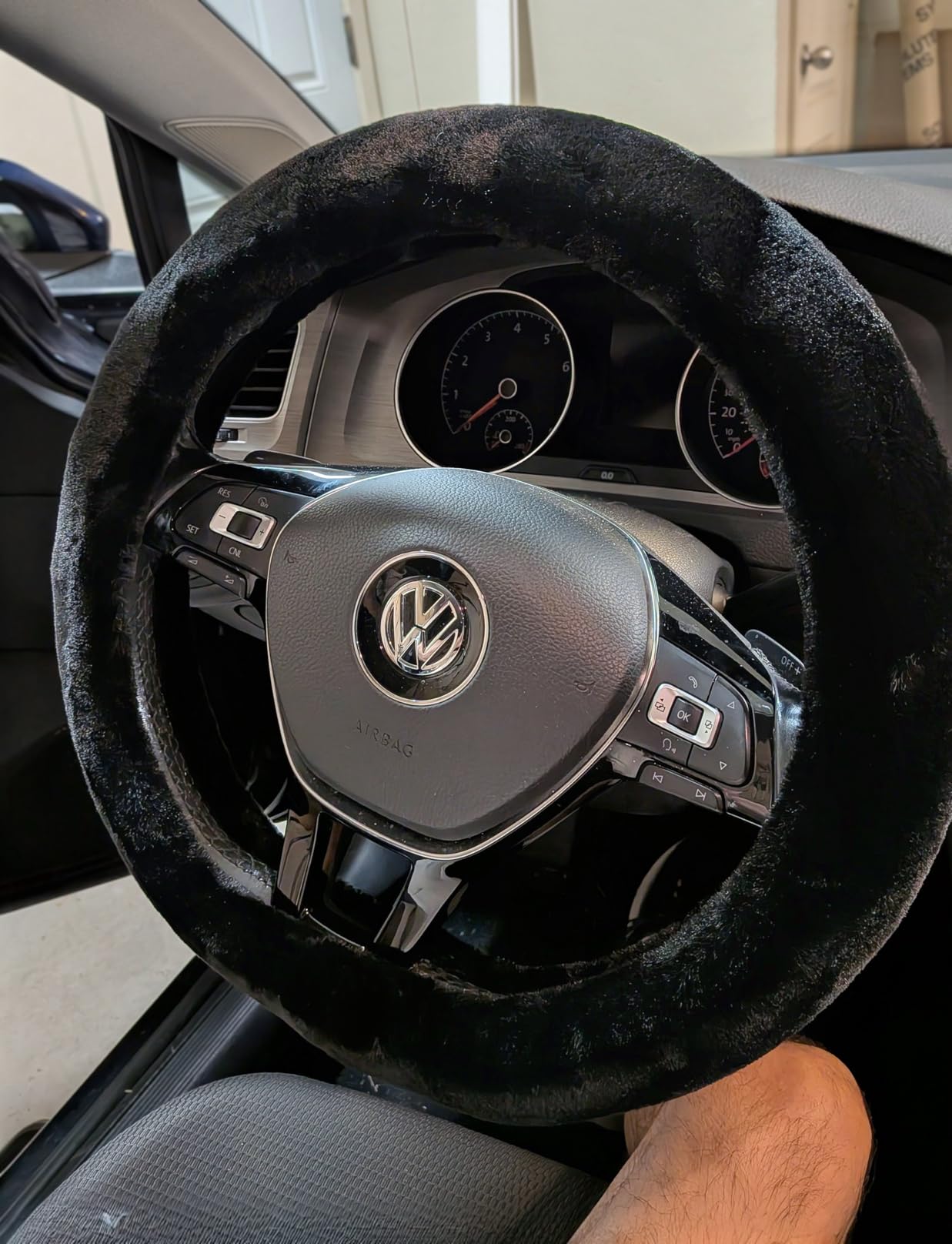 Heated Steering Wheel Cover,2025 Upgrade Heated Steering Wheel Cover Wireless Rechargeable,Steering Wheel Cover Heated for Winter,15 inch Warm Steering Wheel Cover,for Car SUV (D Shape(0℃ to -5℃) customer photo 2