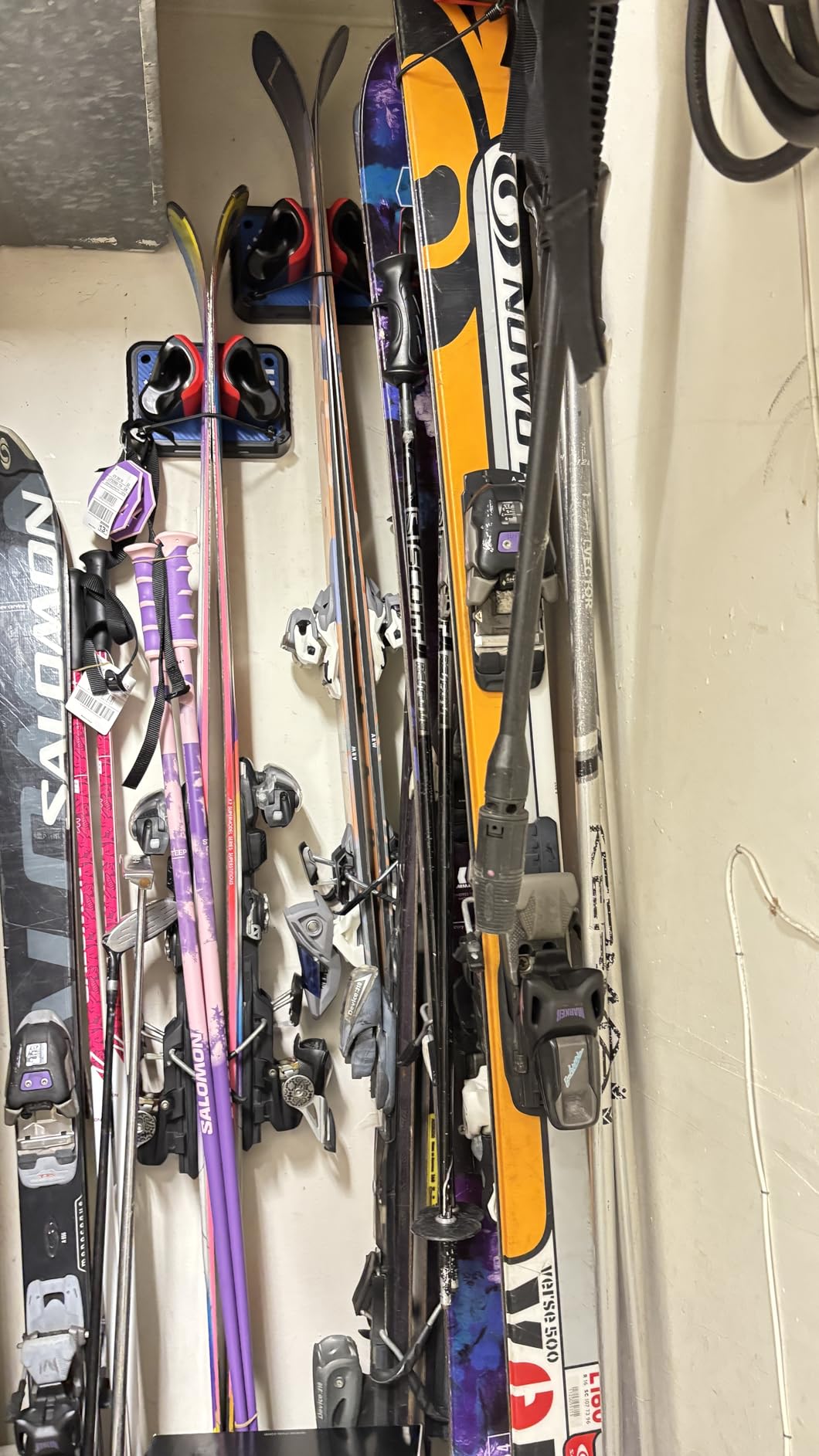 Ski Rack Wall Mount Ski & Snowboard Skateboard Ski Hangers for Wall Mount Fits Any Board holder Up to 25lbs Vertical Ski Storage Rack for Home & Garage Space-Saving Winter Gear Organizer 1pack customer photo 2