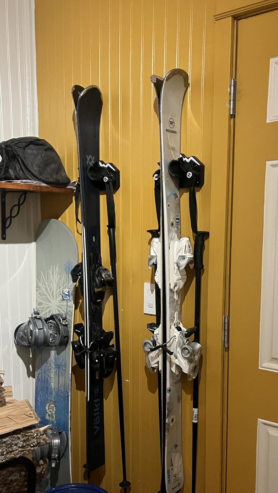 Hikeen Ski & Snowboard Wall Mount, Fits Any Ski or Snowboard, Ski Wall Rack Non-Slip Storage for Garage Organization, Space-Saving Winter Gear Organizer, 1 Pack customer photo 1