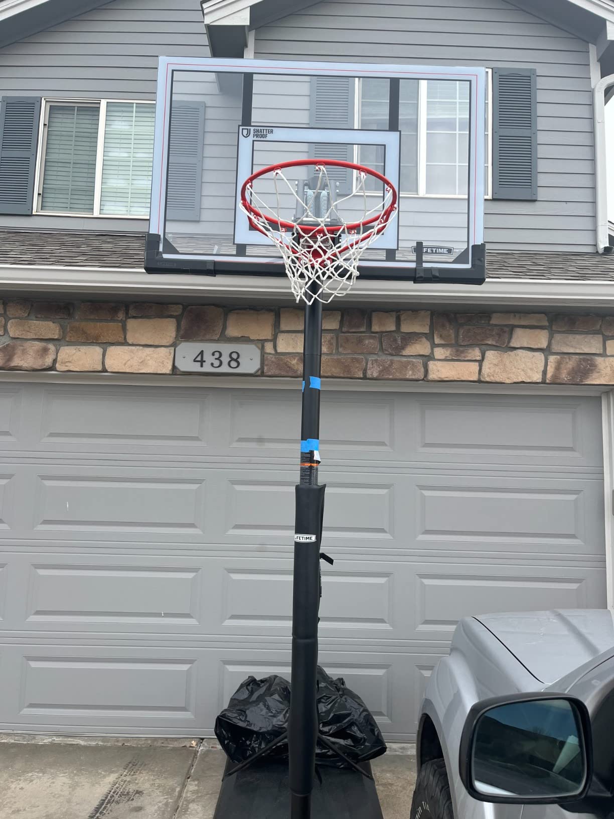 Lifetime 51544 Front Court Portable Basketball System, 50 Inch Shatterproof Backboard customer photo 2