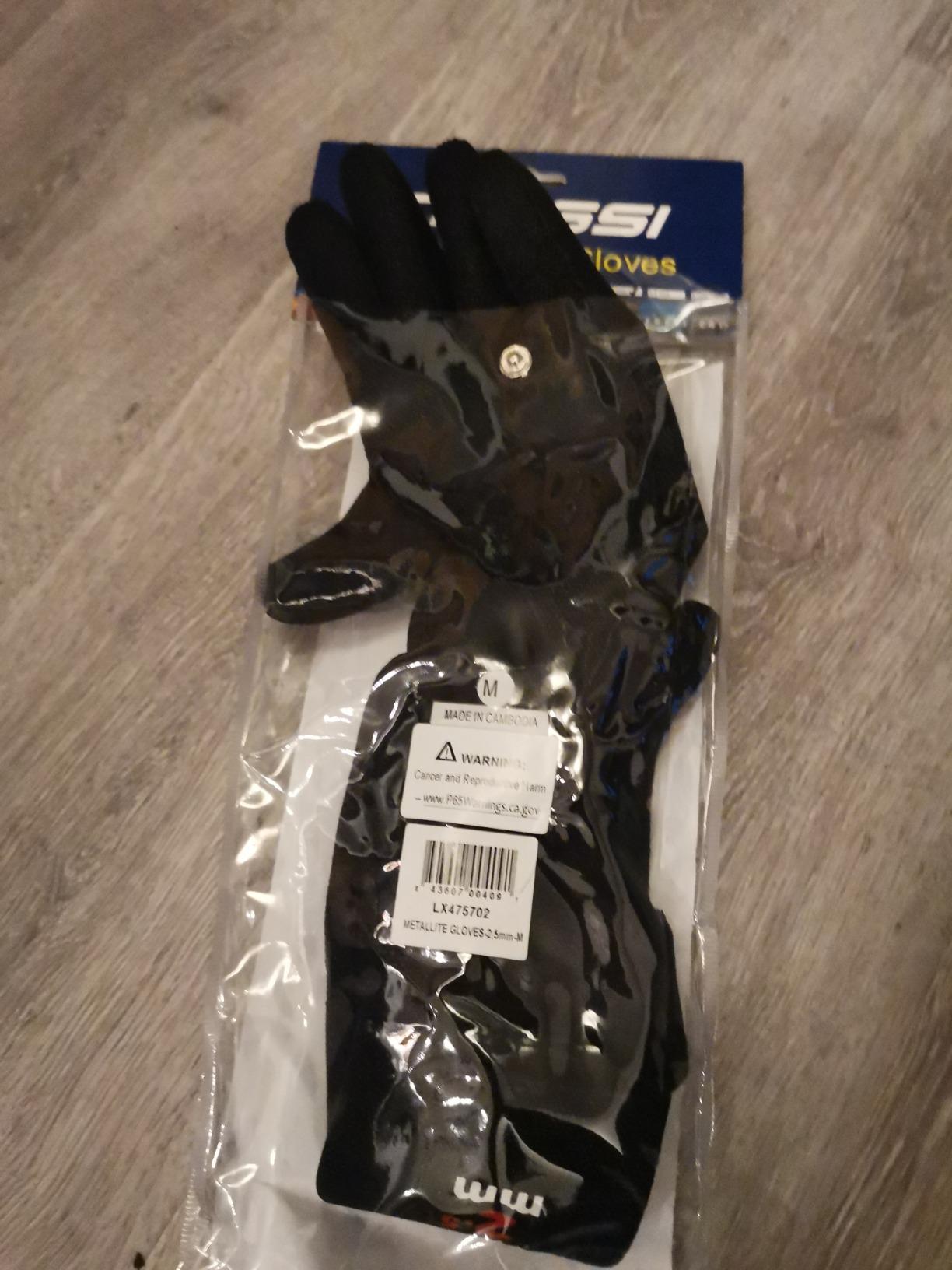 Cressi Adult 5-Fingers Diving Gloves - Neoprene Thermal Protection - for Any Water Activity - High Stretch Gloves: Designed in Italy customer photo 1