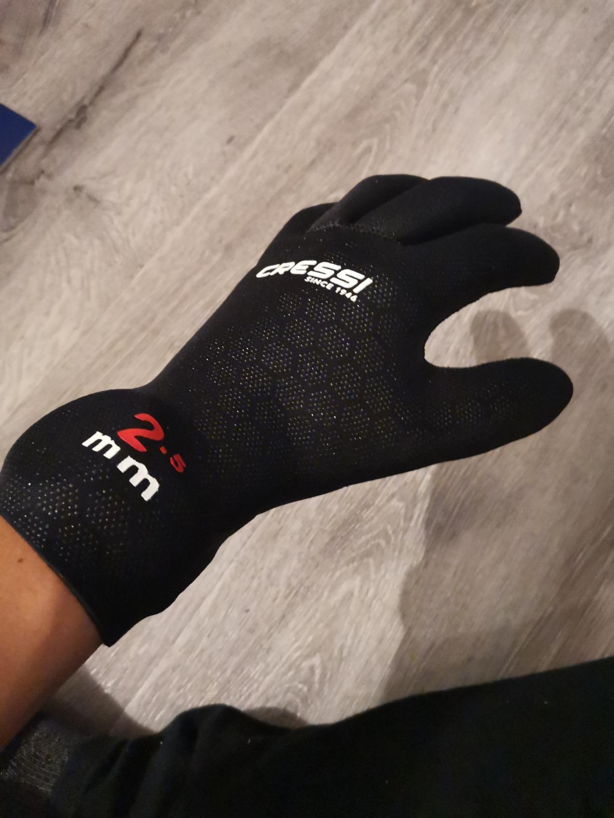 Cressi Adult 5-Fingers Diving Gloves - Neoprene Thermal Protection - for Any Water Activity - High Stretch Gloves: Designed in Italy customer photo 2