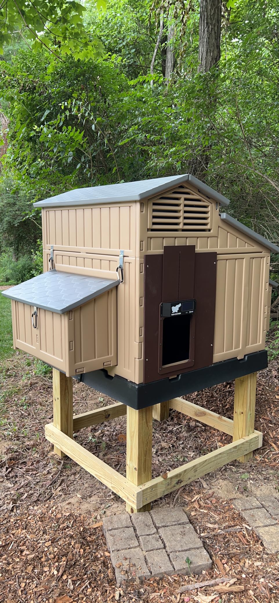 Formex Snap Lock Large Chicken Coop Backyard Hen House 4-6 Large 6-12 Bantams customer photo 1
