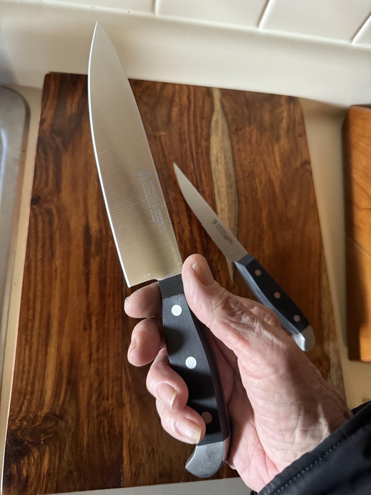 Henckels Statement 15-Pc Knife Block Set, Razor-Sharp, German Engineered | Informed by 100+ Years of Mastery. Dishwasher safe, Comfortable Grip Ideal for Everyday Cooking. High Quality Stainless Steel customer photo 2