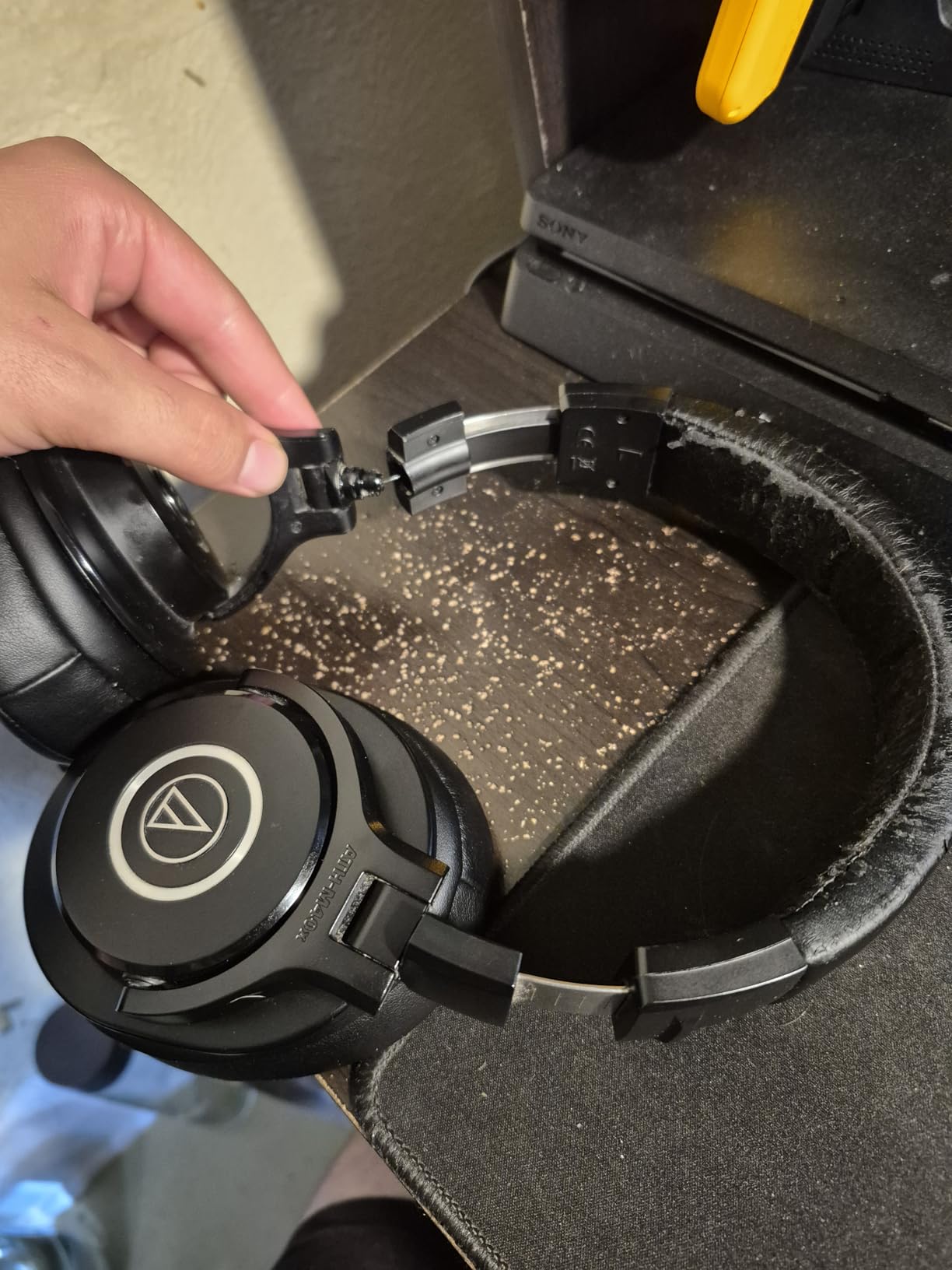 Audio-Technica ATH-M40x Professional Studio Monitor Headphone, Black customer photo 1