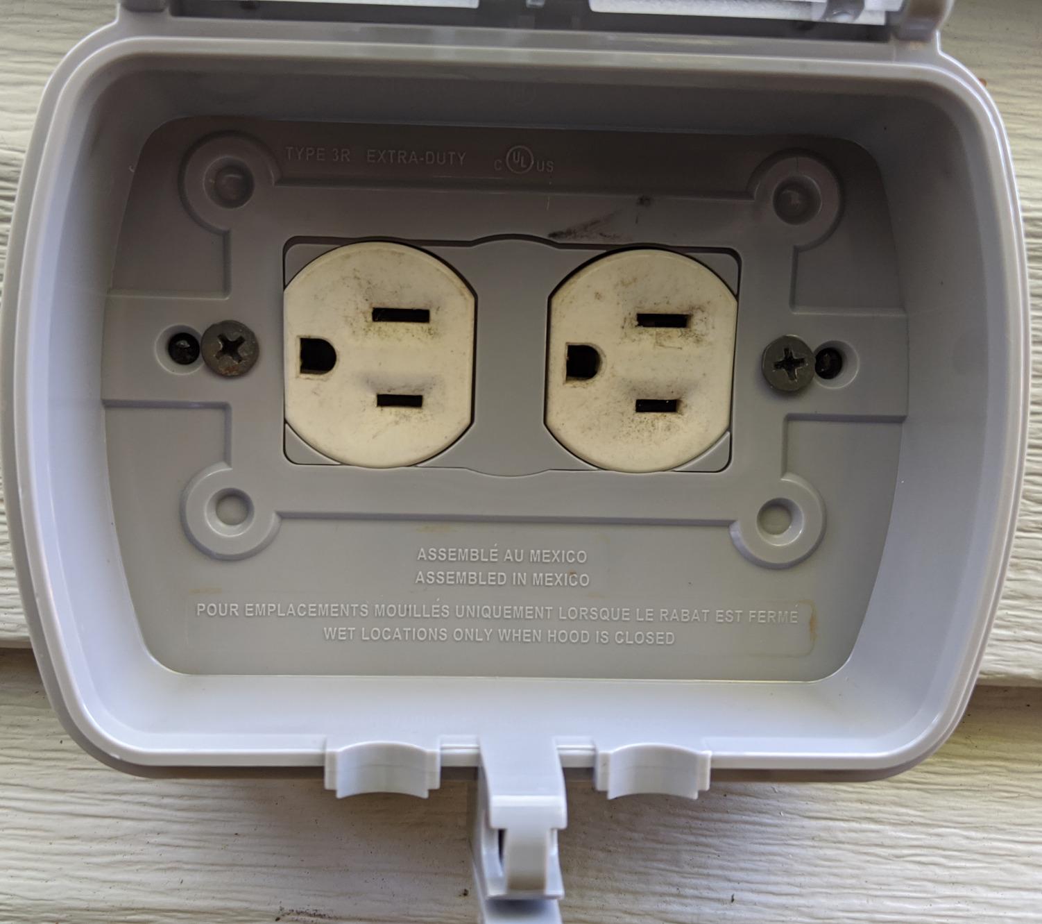 Leviton Weatherproof Outlet Box, Extra Duty 1-Gang While-In-Use Cover Includes Inserts for Single, Duplex and Decora/GFCI Receptacles, Vertical Mount, Plastic Enclosure, 5980-UCL, Clear customer photo 2