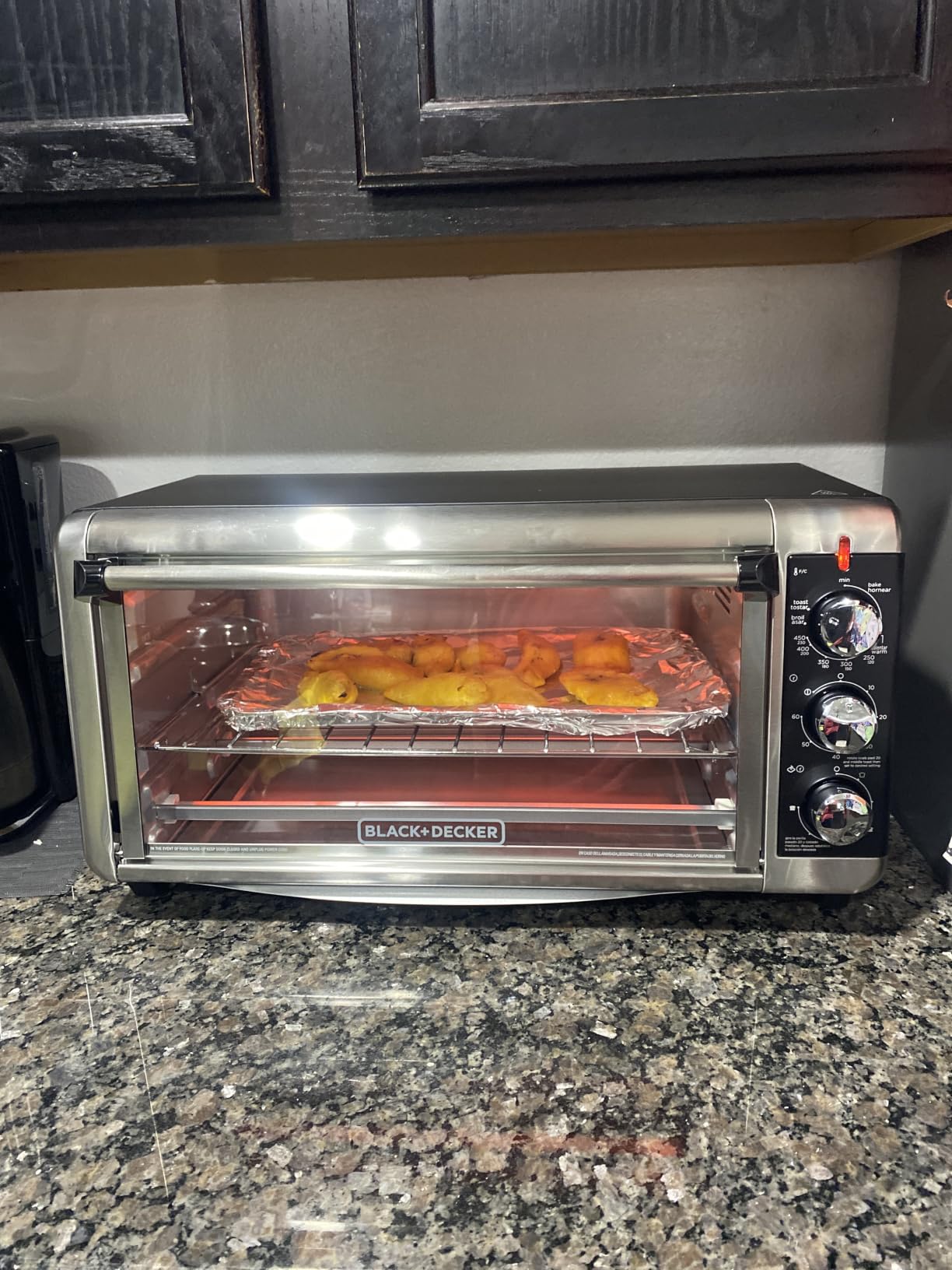 BLACK+DECKER TO3250XSBD 8-Slice Extra Wide Convection Countertop Toaster Oven, Stainless Steel/Black customer photo 1