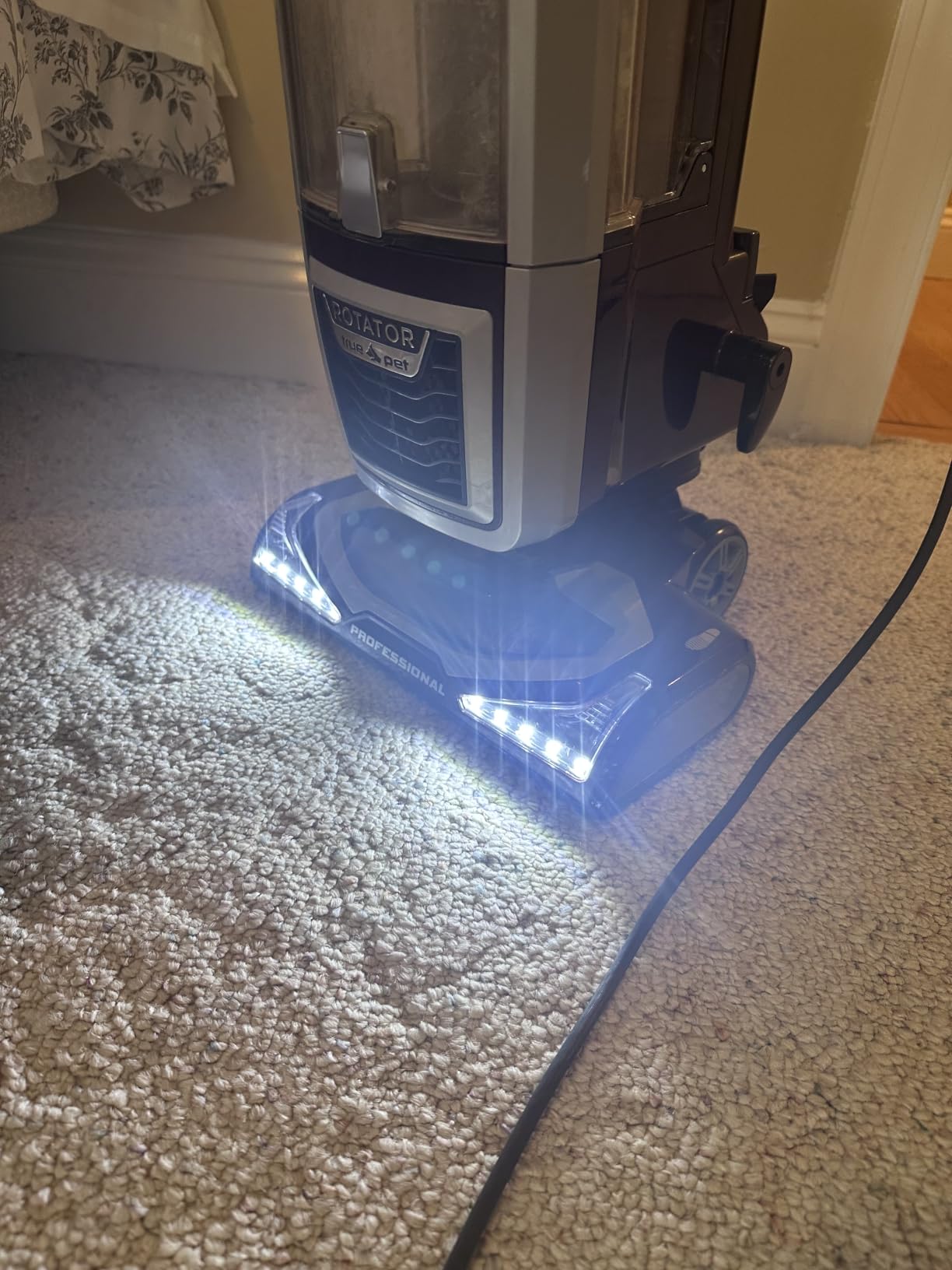 Shark NV752 Rotator Powered Lift-Away TruePet Upright Vacuum with HEPA Filter, Large Dust Cup Capacity, LED Headlights, Upholstery Tool, Perfect Pet Power Brush & Crevice Tool, Bordeaux customer photo 1