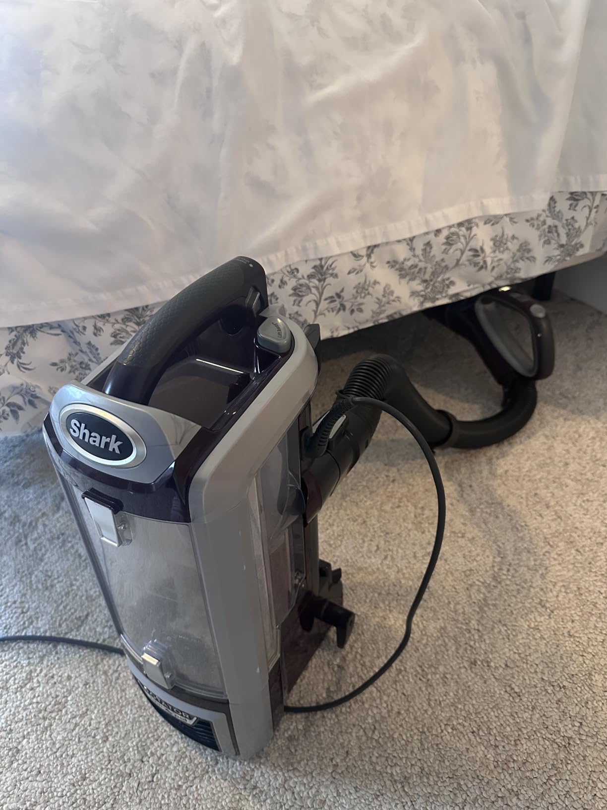 Shark NV752 Rotator Powered Lift-Away TruePet Upright Vacuum with HEPA Filter, Large Dust Cup Capacity, LED Headlights, Upholstery Tool, Perfect Pet Power Brush & Crevice Tool, Bordeaux customer photo 2
