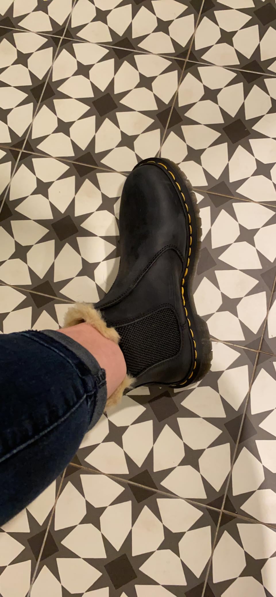 Dr. Martens Unisex 2976 Chelsea Boot customer photo 1