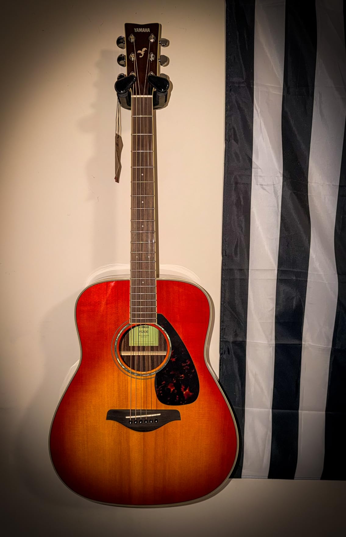 Yamaha FG830 Solid Top Acoustic Guitar, Autumn Burst customer photo 2