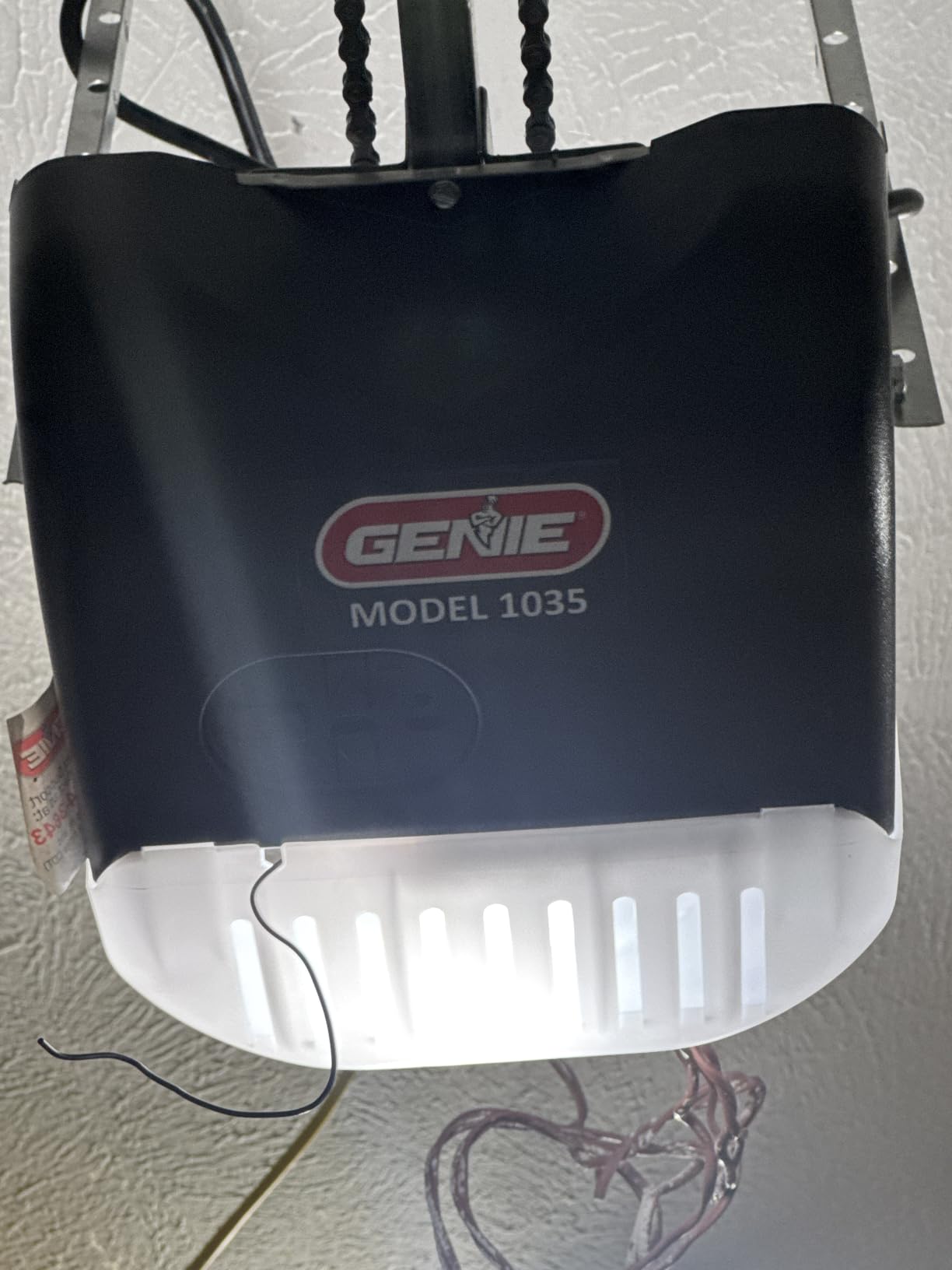 Genie Chain Drive 500 Garage Door Opener - Model 1035 - Reliable Chain Drive Garage Opener,Black customer photo 1
