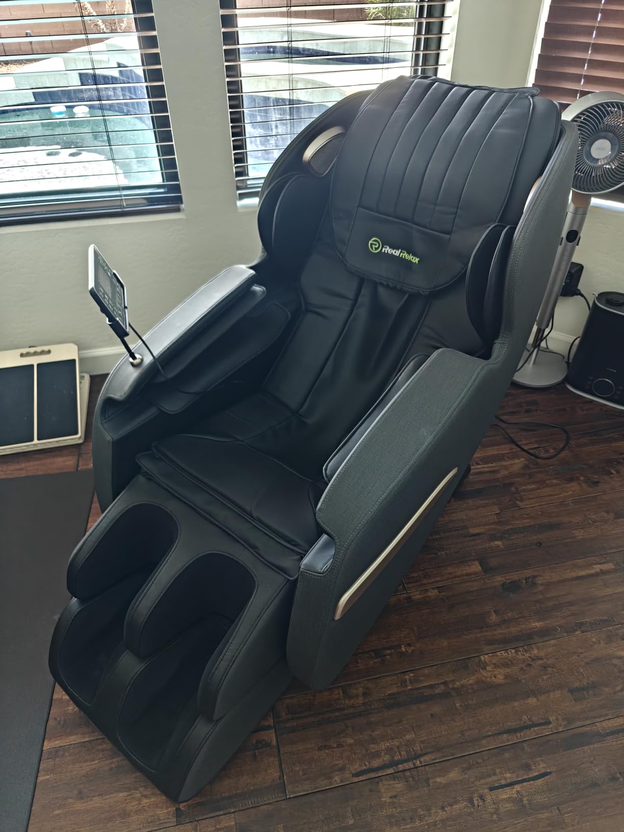 Real Relax 2026 Upgraded 2D SL-Track Massage Chair,Recliner Full Body Zero Gravity with 8 Auto Modes and Upgraded LCD Screen,Added Voice Broadcast,Headrest Cushion,Child Lock and Pause Button,Black customer photo 2