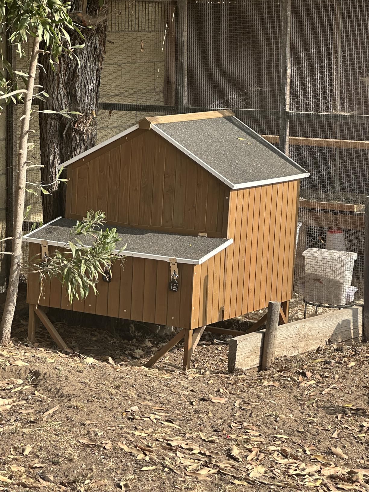 Deluxe Large Wood Chicken Coop Backyard Hen House 4-8 Chickens with 3 Nesting Box customer photo 1