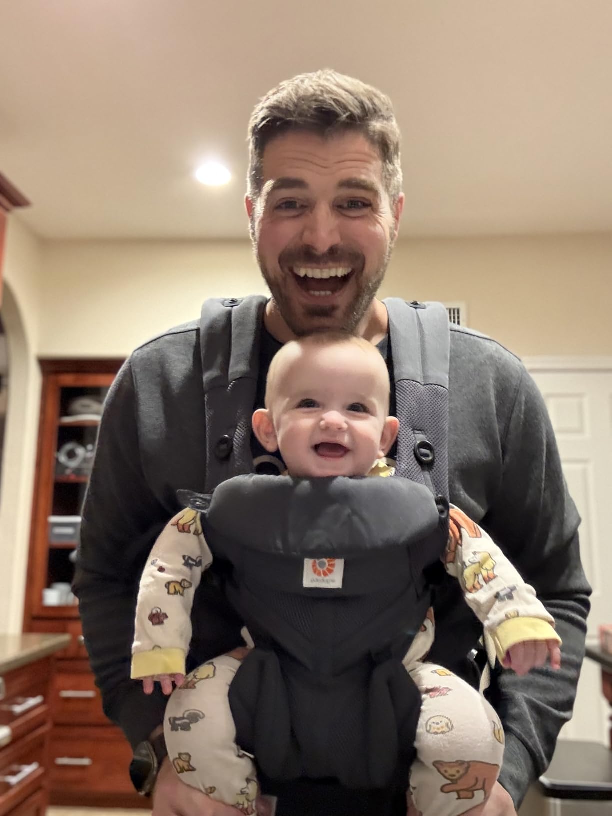 Ergobaby Omni Classic Baby Carrier for Newborn to Toddlers 0-48 Months (7-45 lbs) - 4-Position 100% Premium Cotton Baby Carrier with Ergonomic Support - Pearl Grey customer photo 1