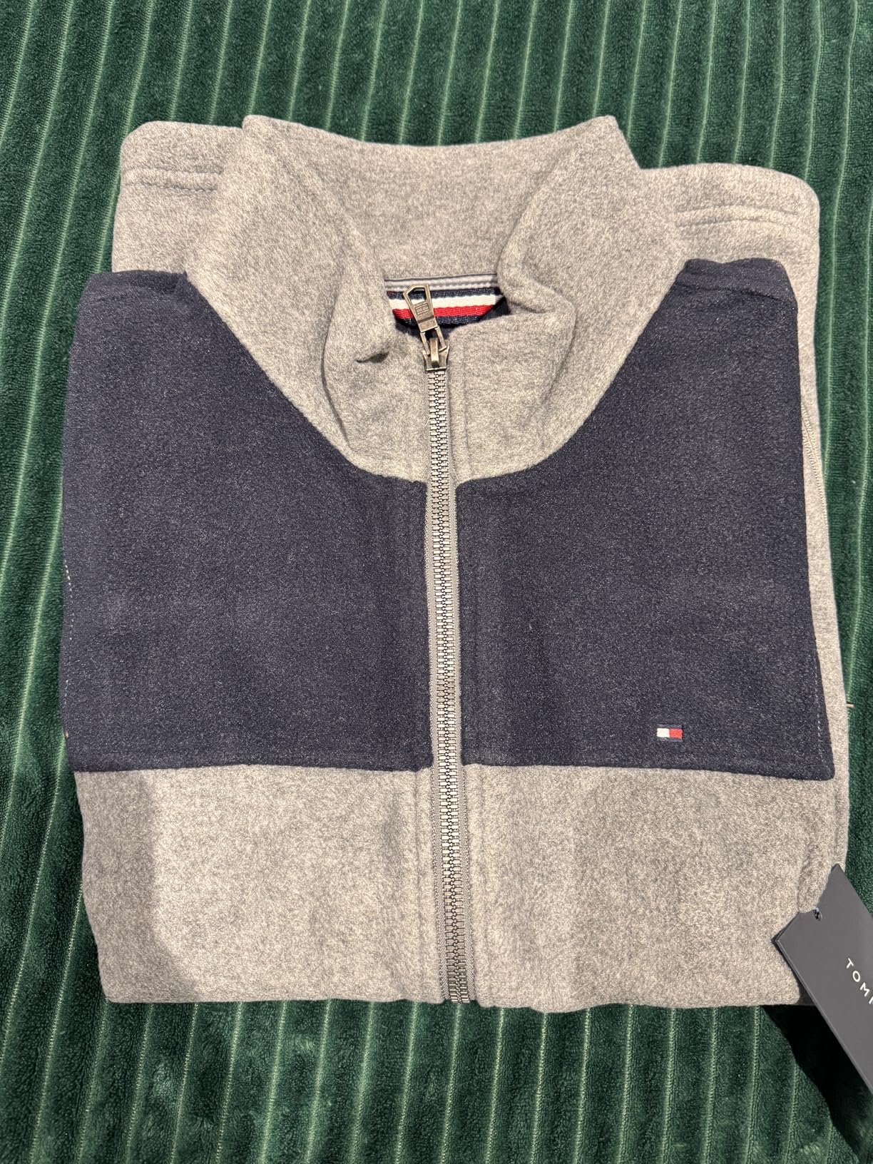 Tommy Hilfiger Men's Lightweight Polar Fleece Vest customer photo 2