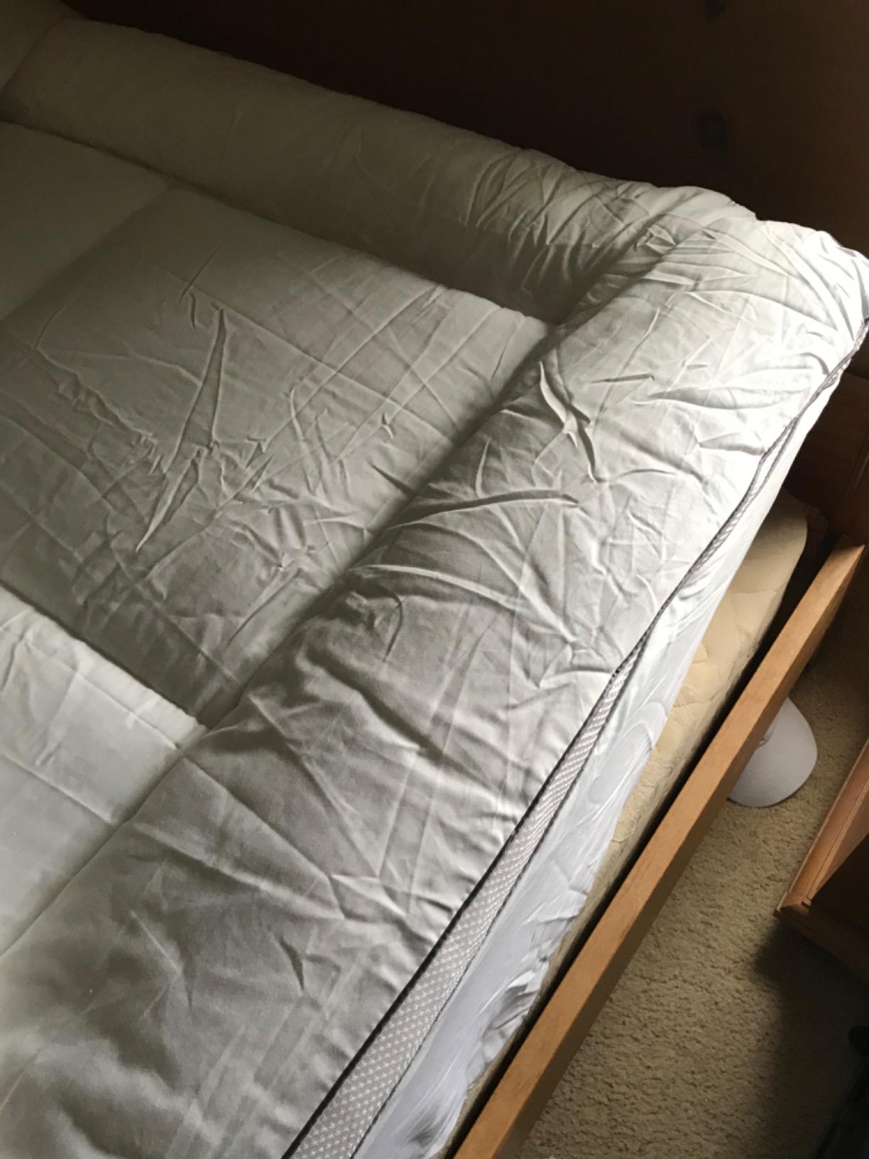 ViscoSoft 4 Inch Pillow Top Memory Foam Mattress Topper Queen - Cooling Hybrid Lux Dual Layer Mattress Pad - CertiPur-US Certified customer photo 1