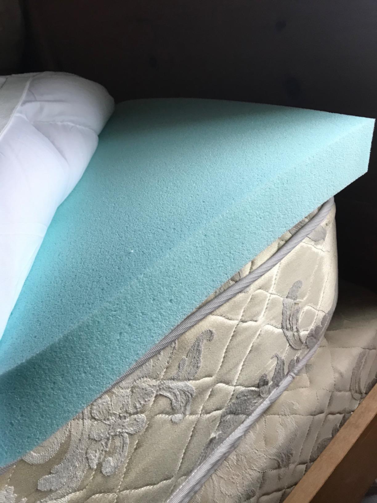 ViscoSoft 4 Inch Pillow Top Memory Foam Mattress Topper Queen - Cooling Hybrid Lux Dual Layer Mattress Pad - CertiPur-US Certified customer photo 2