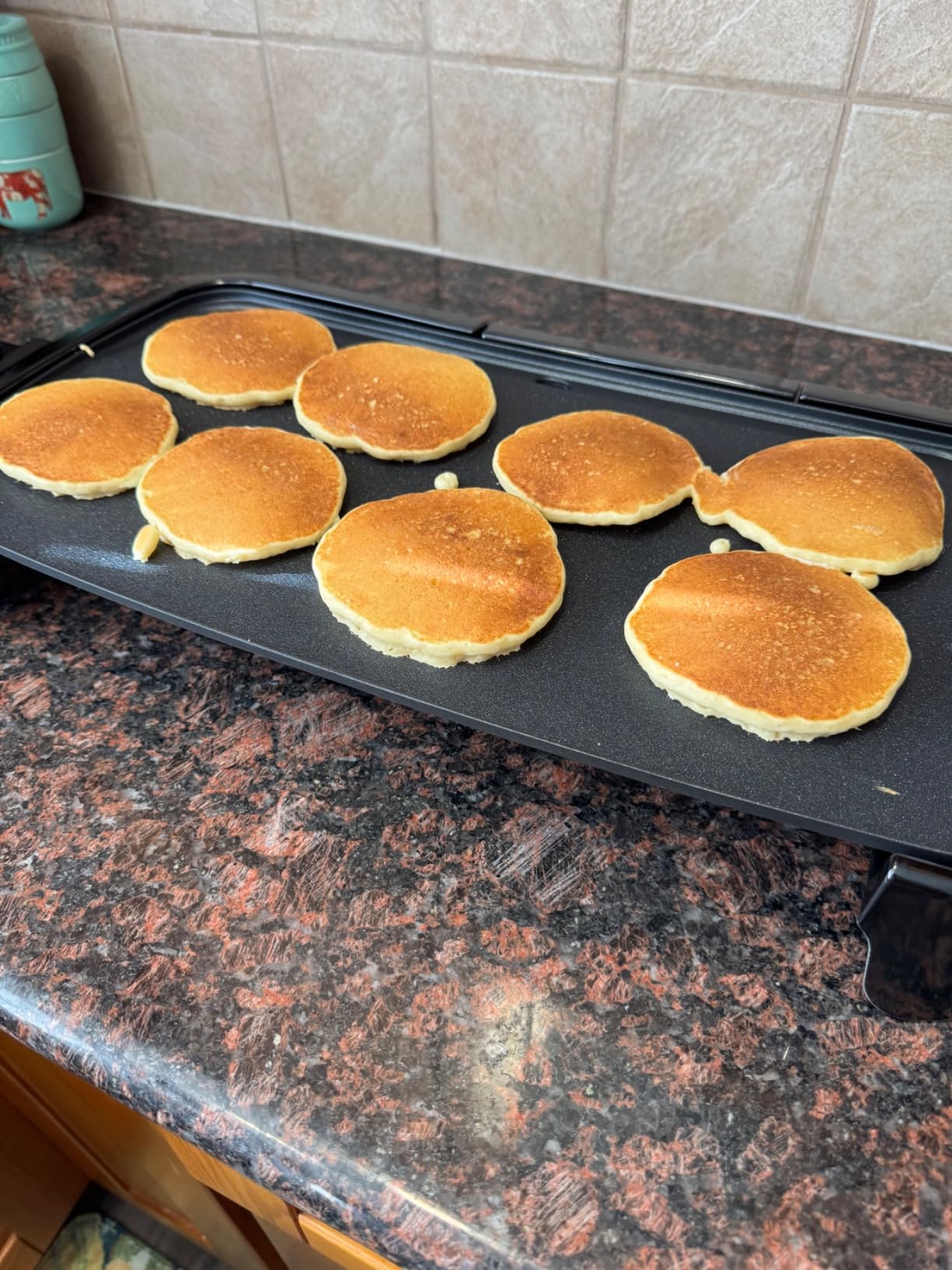 BLACK+DECKER 8-Serving Electric Griddle, GD2051B, Non-Stick, Warming Tray customer photo 1