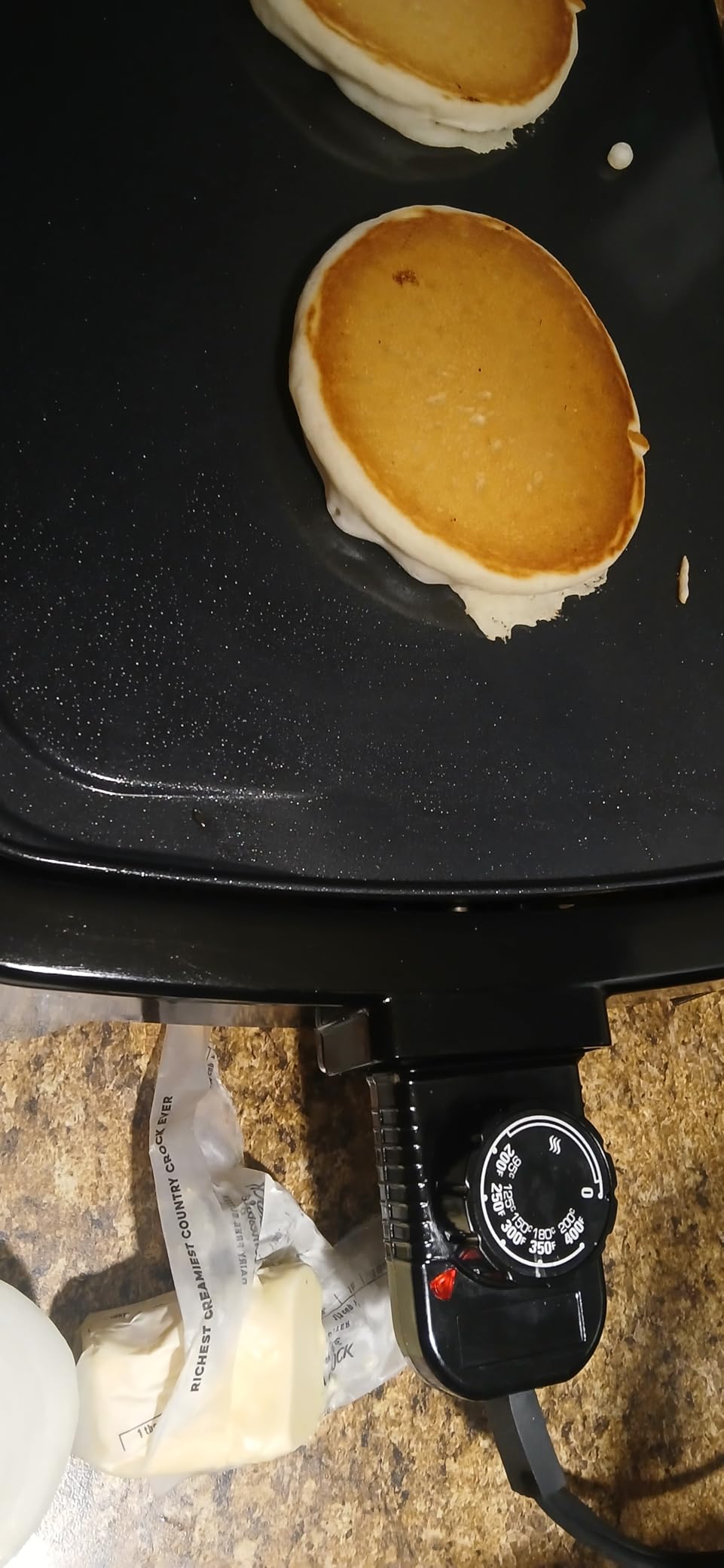BLACK+DECKER 8-Serving Electric Griddle, GD2051B, Non-Stick, Warming Tray customer photo 2