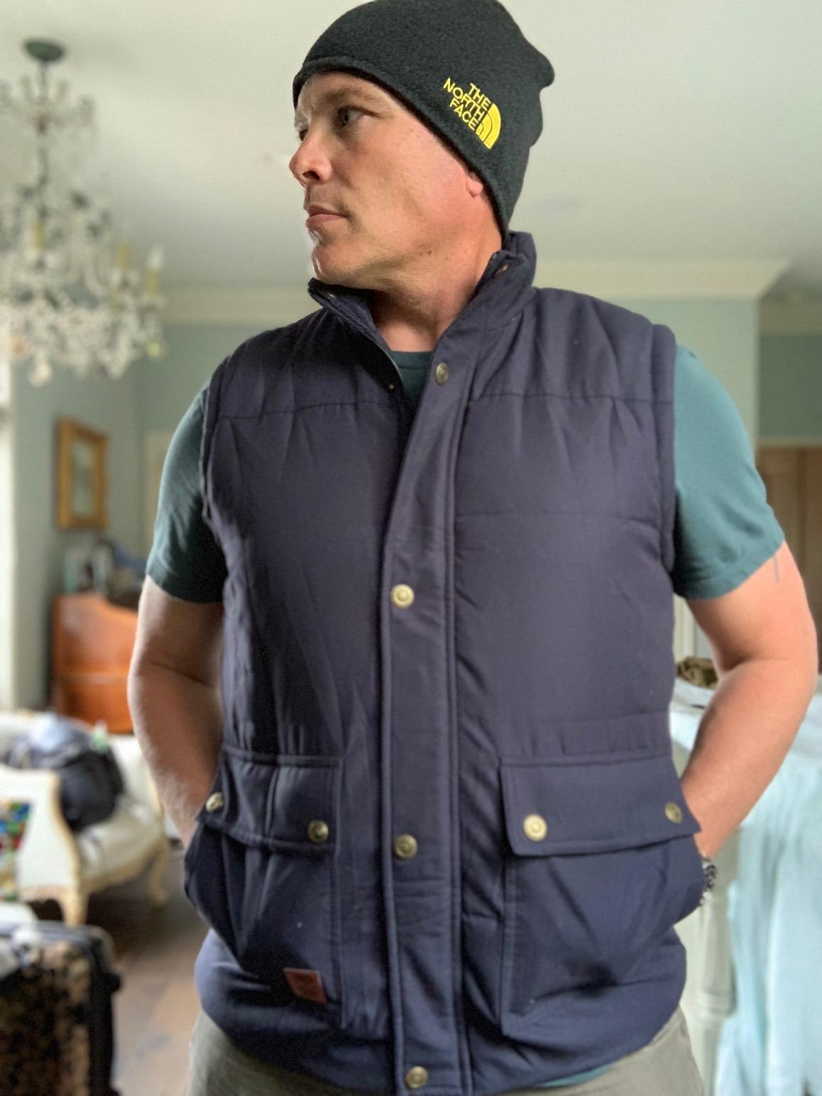 Flygo Men's Winter Warm Outdoor Padded Puffer Vest Thick Fleece Lined Sleeveless Jacket customer photo 1