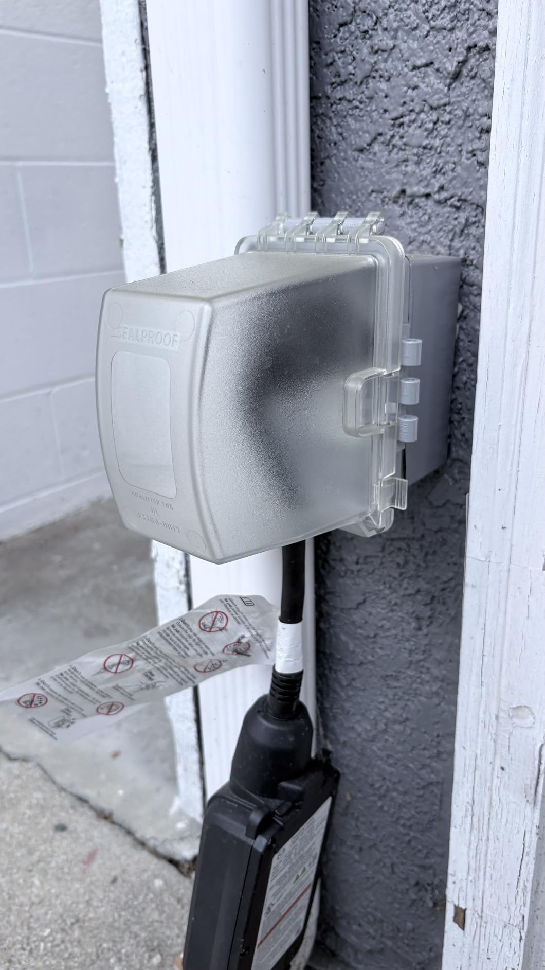 Sealproof 1-Gang Weatherproof In Use Outdoor Outlet Extra Deep Cover | Lockable, UL Extra Duty Compliant, 18 Configurations, Polycarbonate customer photo 2
