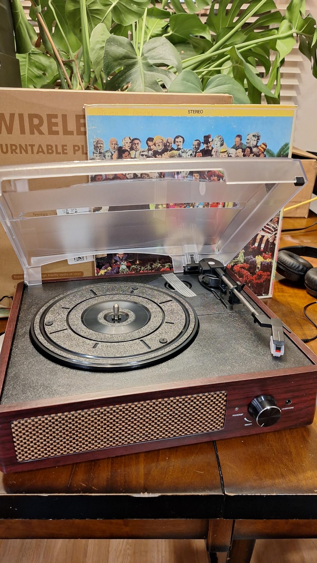 Vinyl Record Player Turntable with Built-in Bluetooth Receiver & 2 Stereo Speakers, 3 Speed 3 Size Portable Retro Record Player for Entertainment and Home Decoration customer photo 1