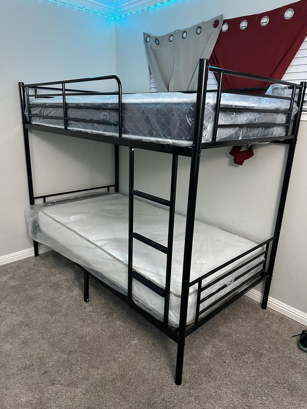 Bonnlo Bunk Bed Twin Over Twin for Kids/Teens/Adults Heavy Duty 2 Decker Bed with Flat Ladder and 13 inches High Guardrail, Metal Space Saver Bed with Stairs, Black customer photo 2