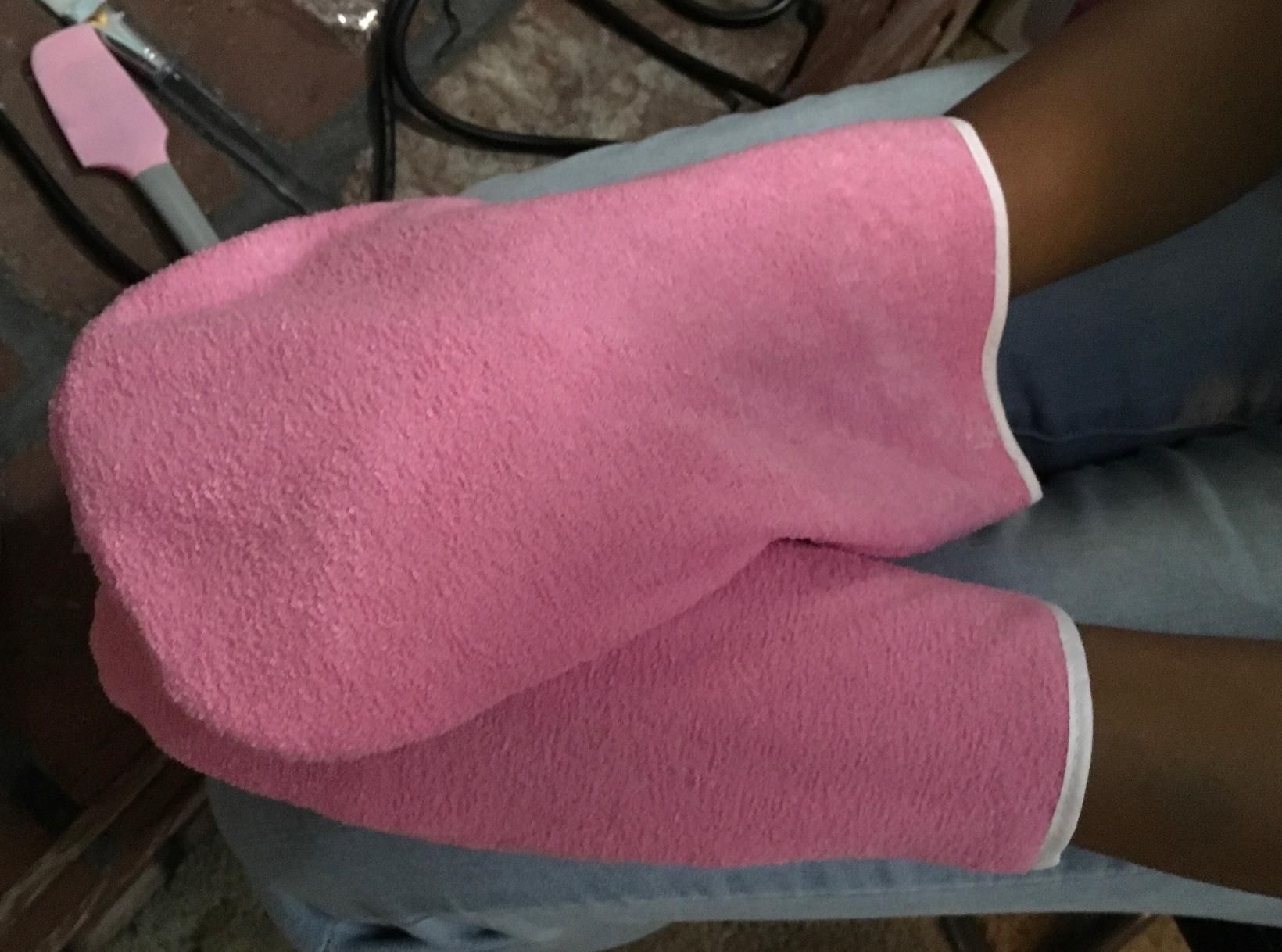Paraffin Wax Machine for Hand and Feet - Ejiubas Paraffin Bath, Quick Heating, Large Capacity, includes 2.2 lb Paraffin Wax 200 Glove Liners 2 Thermal Mitts Booties for Arthritis and Deep Skin Moisturize customer photo 1