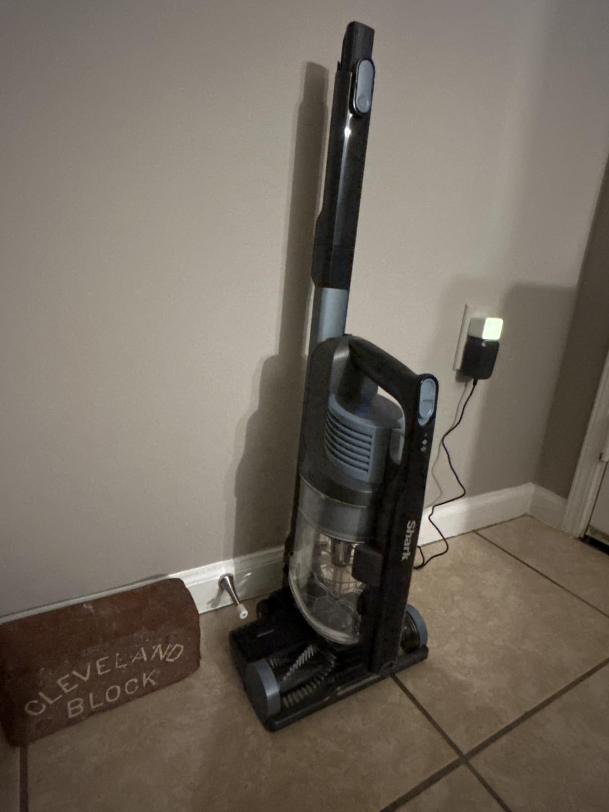 Shark Pet Cordless Stick Vacuum | HyperVelocity Suction, XL Dust Cup, LED Headlights | Removable Handheld with Crevice & Pet Multi-Tool | 40-Min Runtime | Lightweight, Portable | Grey | IX141 customer photo 1