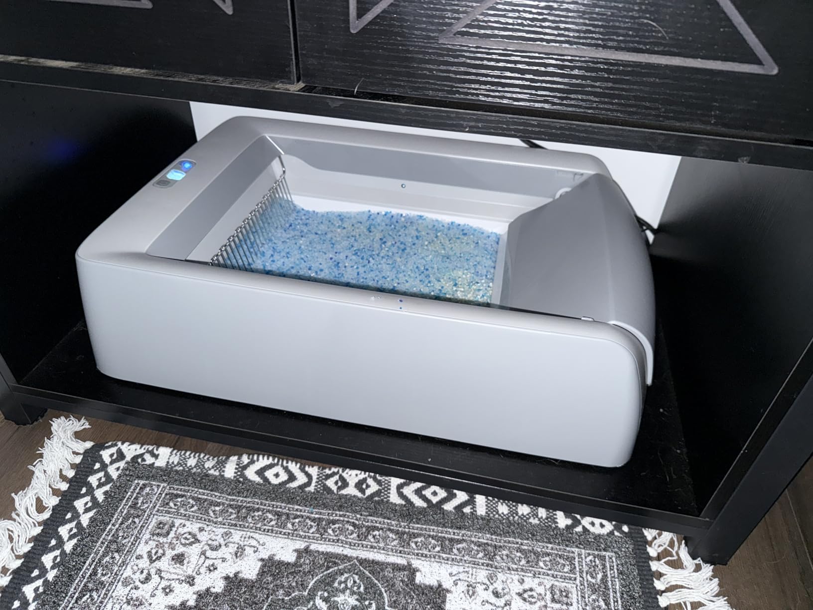 PetSafe ScoopFree Crystal Pro Legacy Self-Cleaning Litter Box, Uncovered | Hands-Free Automatic Cleaning, Advanced Odor Control, Health Counter Display, Includes 1 Disposable Crystal Litter Tray customer photo 1