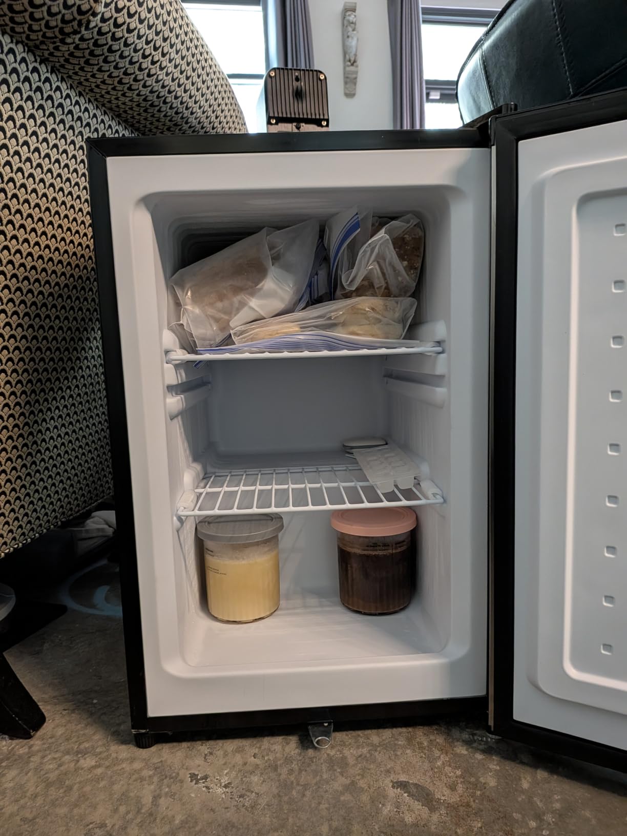 Whynter Upright Freezer/Fridge Convertible 3 Cu Ft Energy Star, CUF-301SS | Adjustable Thermostat and Security Lock, Energy Star Rated, Reversible Door customer photo 2