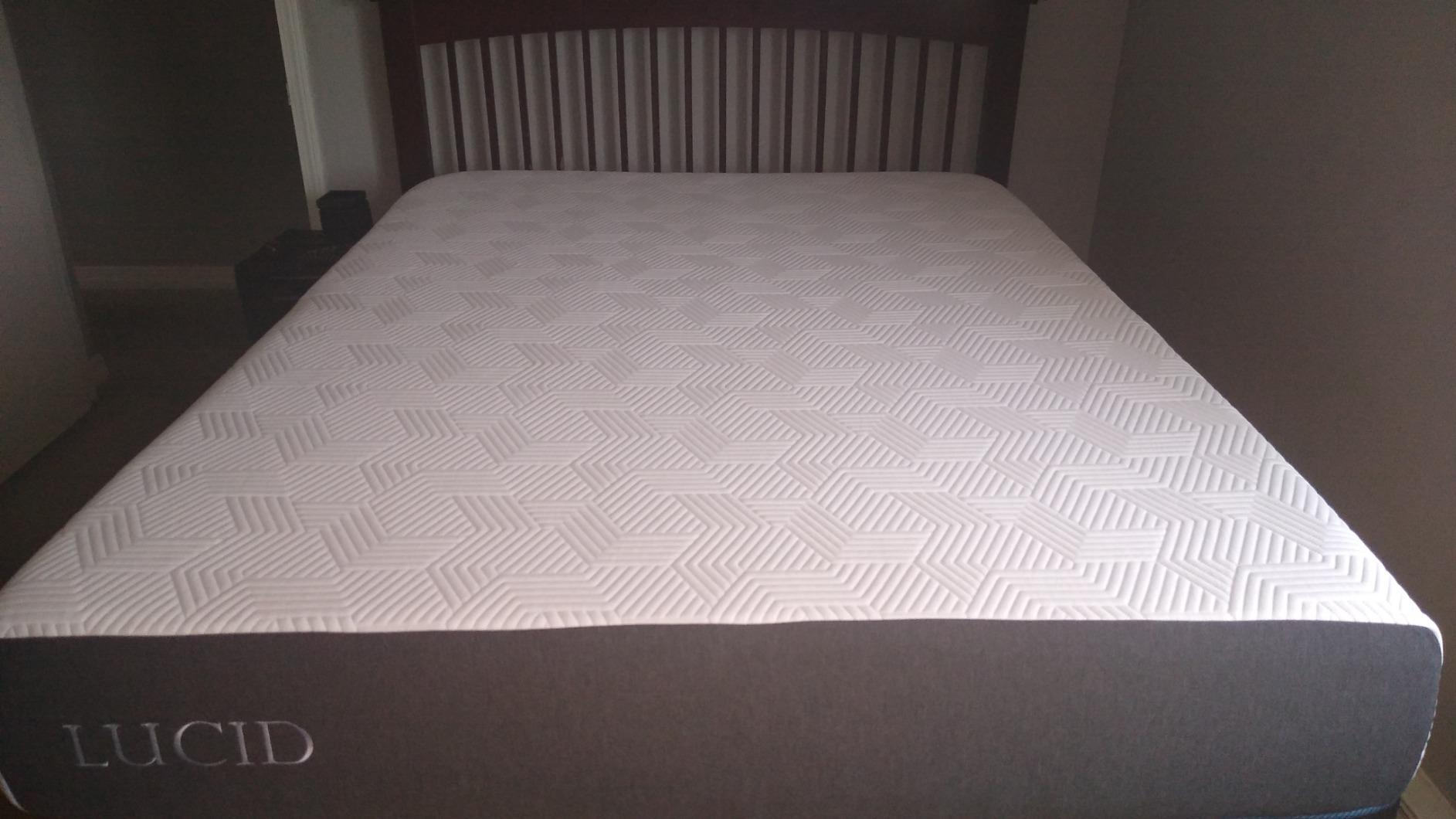 Lucid 10 Inch Medium Gel Memory Foam Mattress, Bamboo Charcoal & Cooling Gel, Fiberglass Free, Bed in a Box, CertiPUR-US Certified, Queen Size customer photo 2