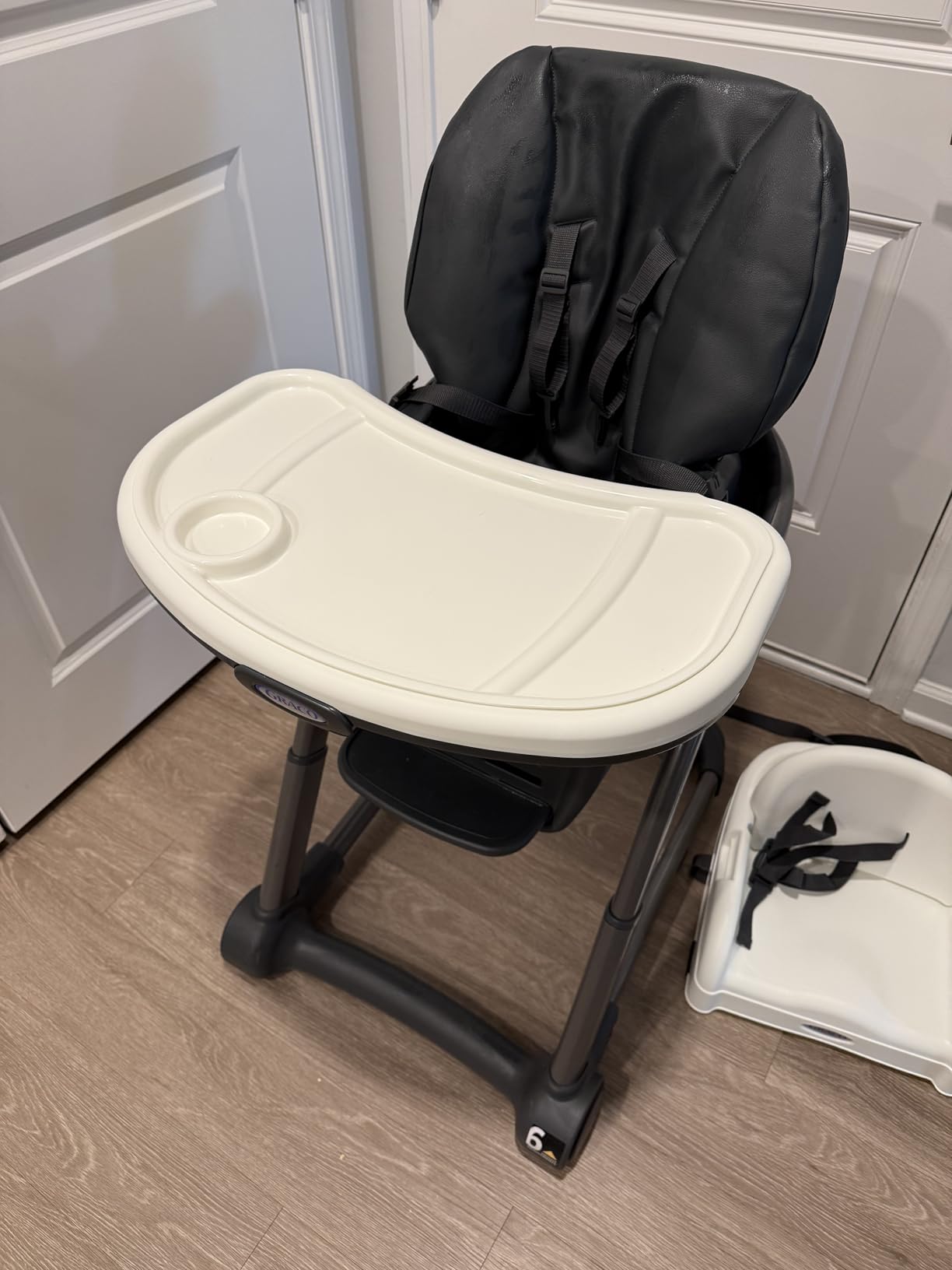 Graco Blossom 6 in 1 Convertible High Chair, Redmond customer photo 2