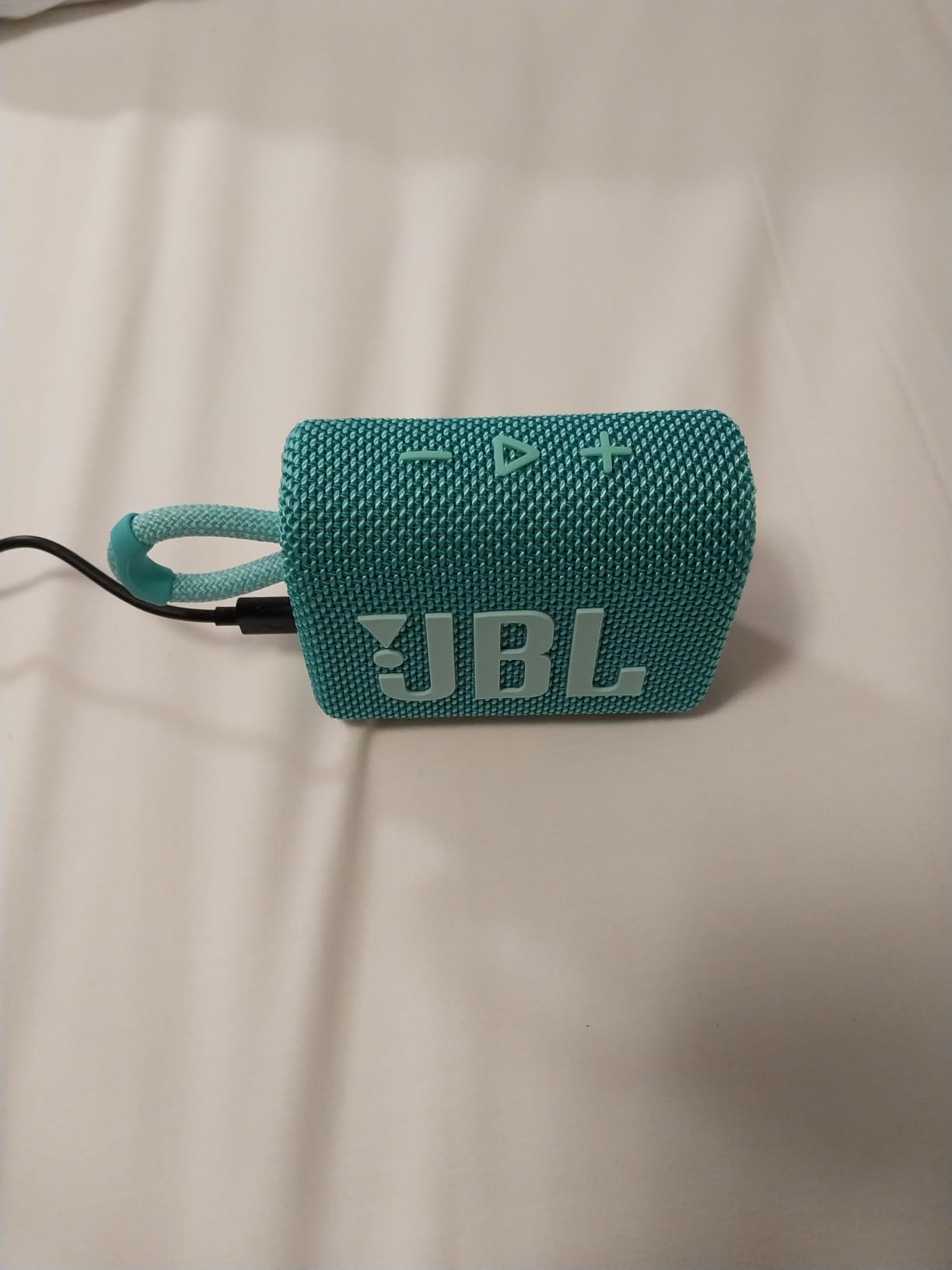 JBL Go 3 - Portable Mini Bluetooth Speaker, big audio and punchy bass, IP67 waterproof and dustproof, 5 hours of playtime, speaker for home, outdoor and travel (Black) customer photo 2