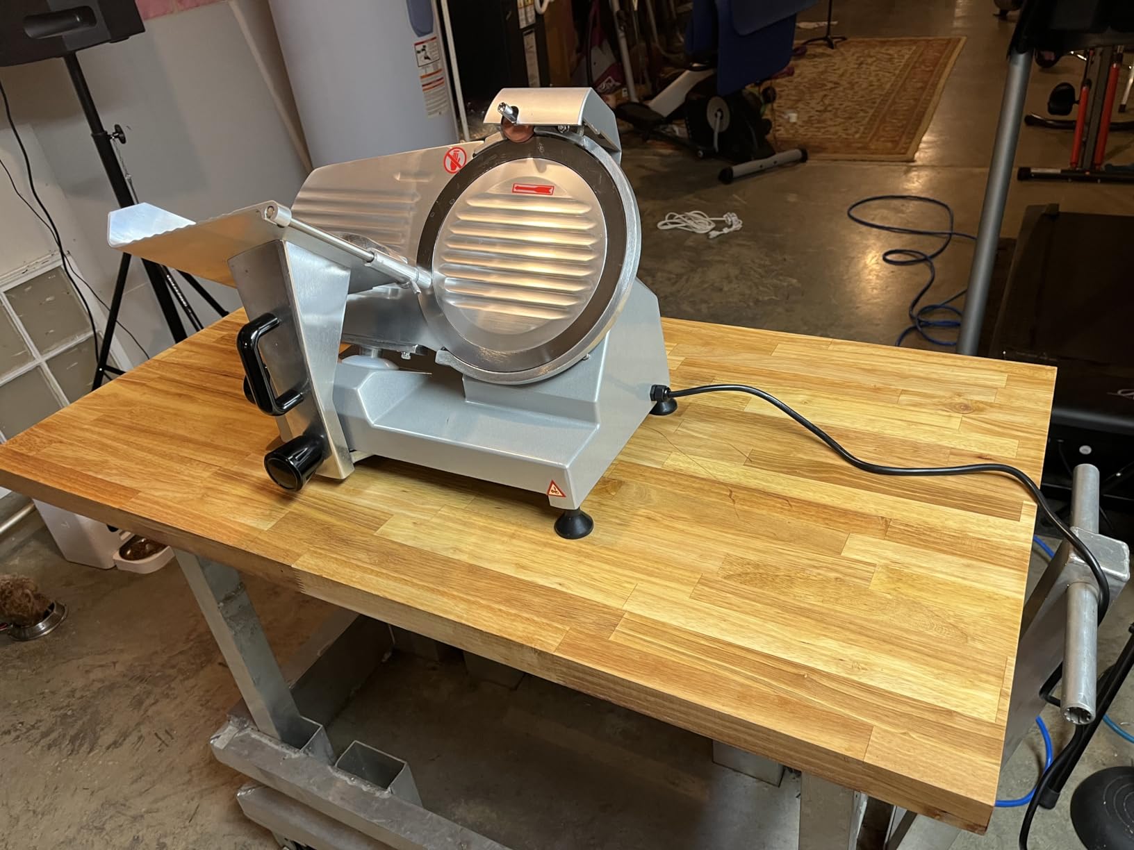 VEVOR Commercial Meat Slicer, 10 inch Electric Food Slicer, 240W Frozen Meat Deli Slicer, Premium Chromium-plated Steel Blade Semi-Auto Meat Slicer For Commercial and Home use customer photo 1