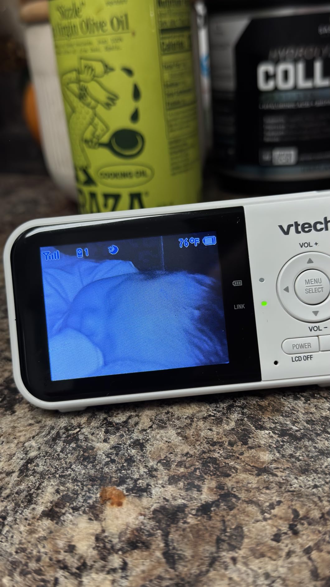 VTech Baby Monitor No WiFi - 19Hr Video Battery, 1000ft Range, Night Vision, Two-Way Talk, Temperature Sensor, Sound-Activated Screen, Lullabies | VM819 customer photo 2