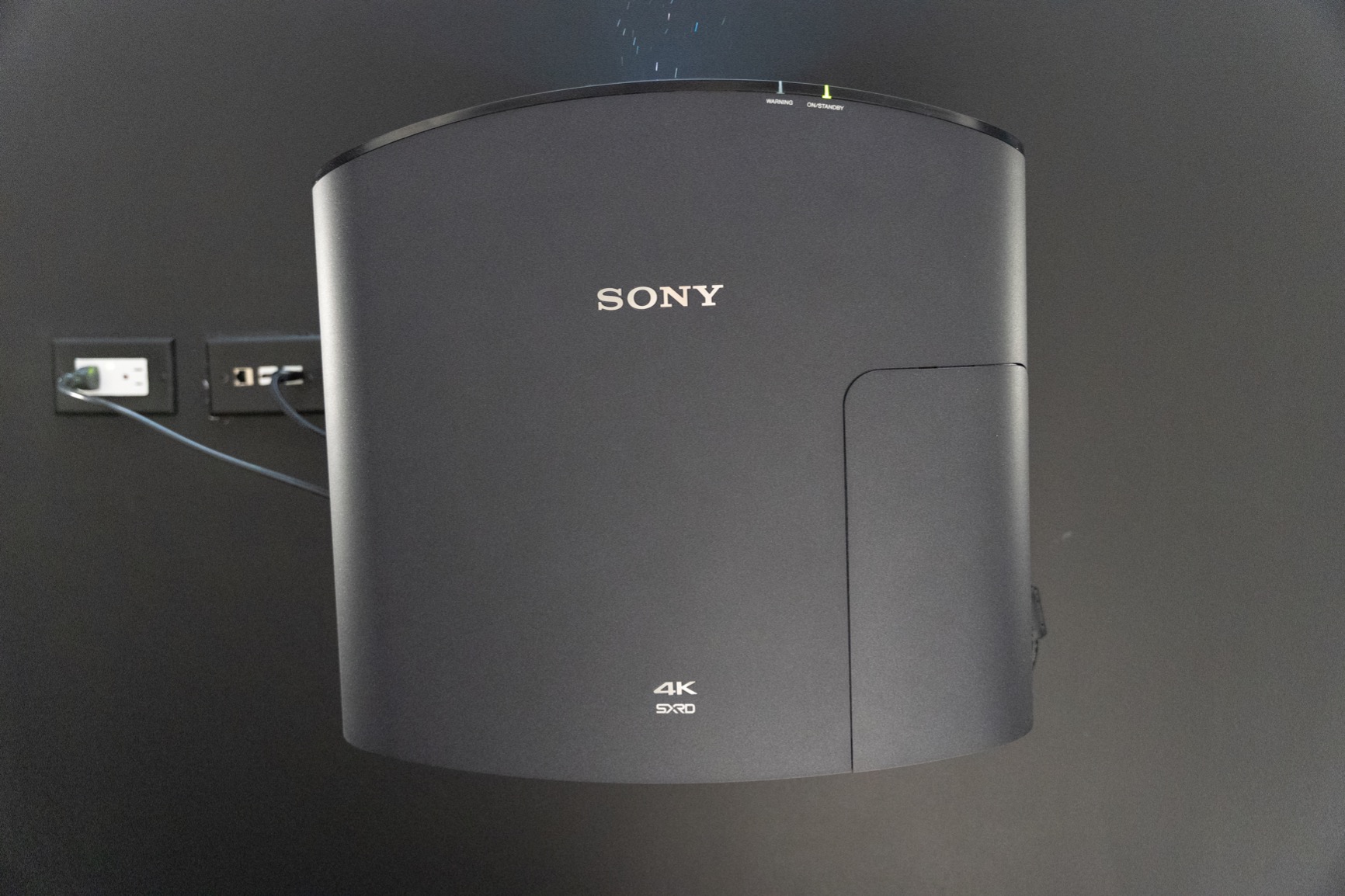 Sony VW325ES 4K HDR Home Theater Projector VPL-VW325ES, Black customer photo 1