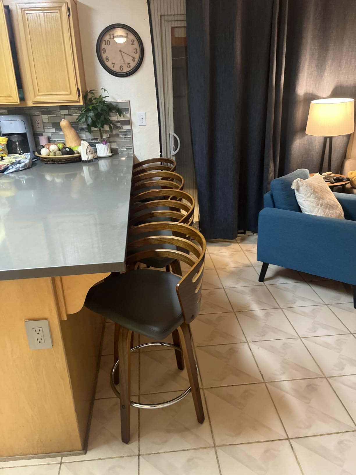 Armen Living Daxton Mid Century Modern Swivel Bar Stool for Kitchen Island Counter in Gray Faux Leather and Black Wood, 26