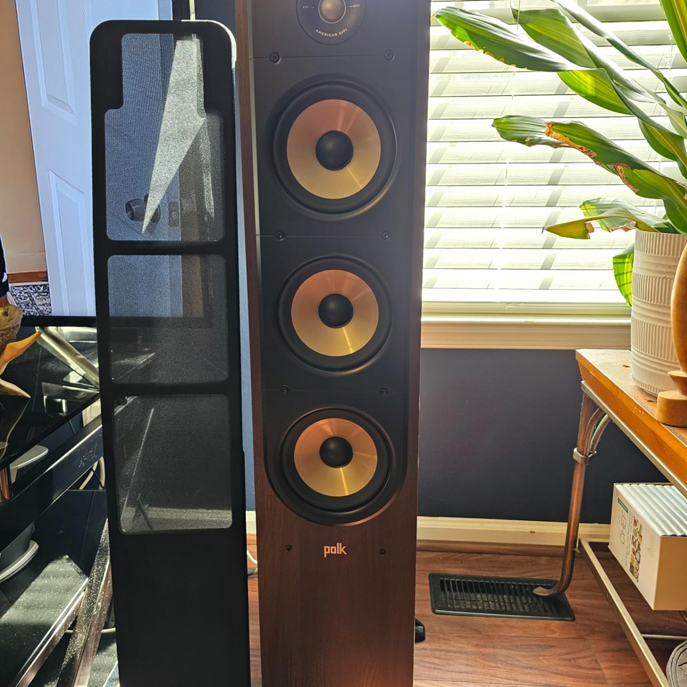 Polk Audio Signature Elite ES60 Tower Speaker, Single, Stunning Black customer photo 2