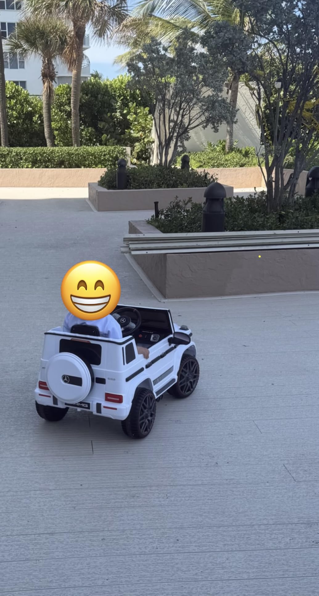 ANPABO Licensed Mercedes-Benz G63 Car for Kids, 12V 7AH Ride on Car w/Parent Remote Control, LED Headlights, Music Player & Horn, Soft Start, Low Battery Prompt, Kids Electric Car, White customer photo 1
