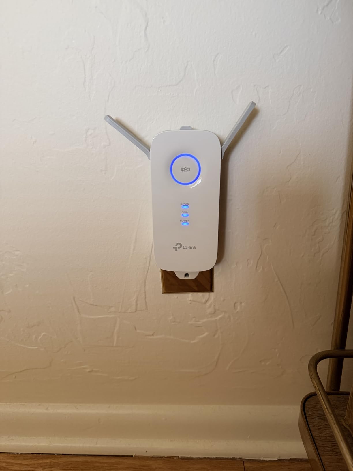 TP-Link AX3000 WiFi 6 Range Extender Internet Booster (RE700X), Dual Band, AP Mode w/Gigabit Port, OFDMA, Beamforming, APP Setup, OneMesh Compatible customer photo 1