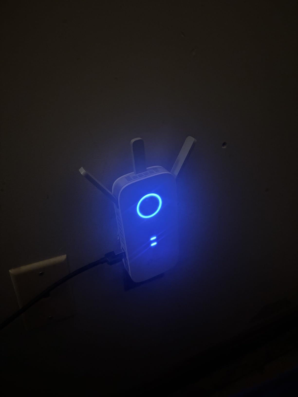 TP-Link AX3000 WiFi 6 Range Extender Internet Booster (RE700X), Dual Band, AP Mode w/Gigabit Port, OFDMA, Beamforming, APP Setup, OneMesh Compatible customer photo 2