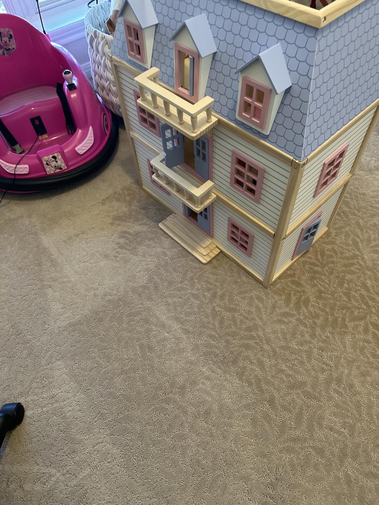 Melissa & Doug Wooden Multi-Level Dollhouse Wooden Multi-Story Pretend Play Dollhouse for Kids customer photo 1