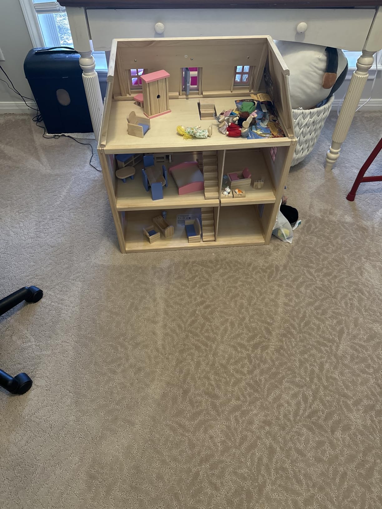 Melissa & Doug Wooden Multi-Level Dollhouse Wooden Multi-Story Pretend Play Dollhouse for Kids customer photo 2