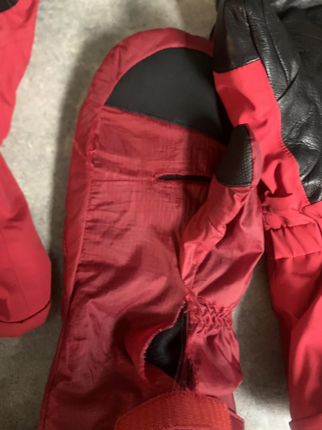 Outdoor Research Men's Alti II GORE-TEX Mitts customer photo 2