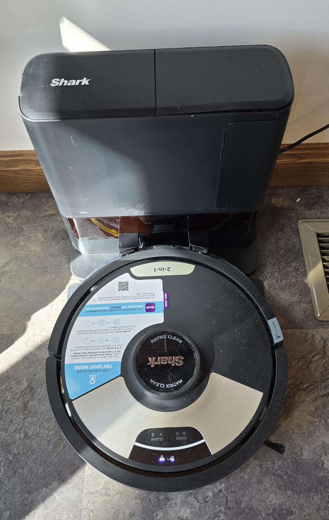 Shark Matrix Plus 2-in-1 Robot Vacuum & Mop, Black/Brass, AV2610WA, Sonic Mopping, Matrix Clean, CleanEdge, HEPA 60-Day Self-Empty Base, 360° LiDAR Mapping, Self-Cleaning Brushroll, Wi-Fi customer photo 1