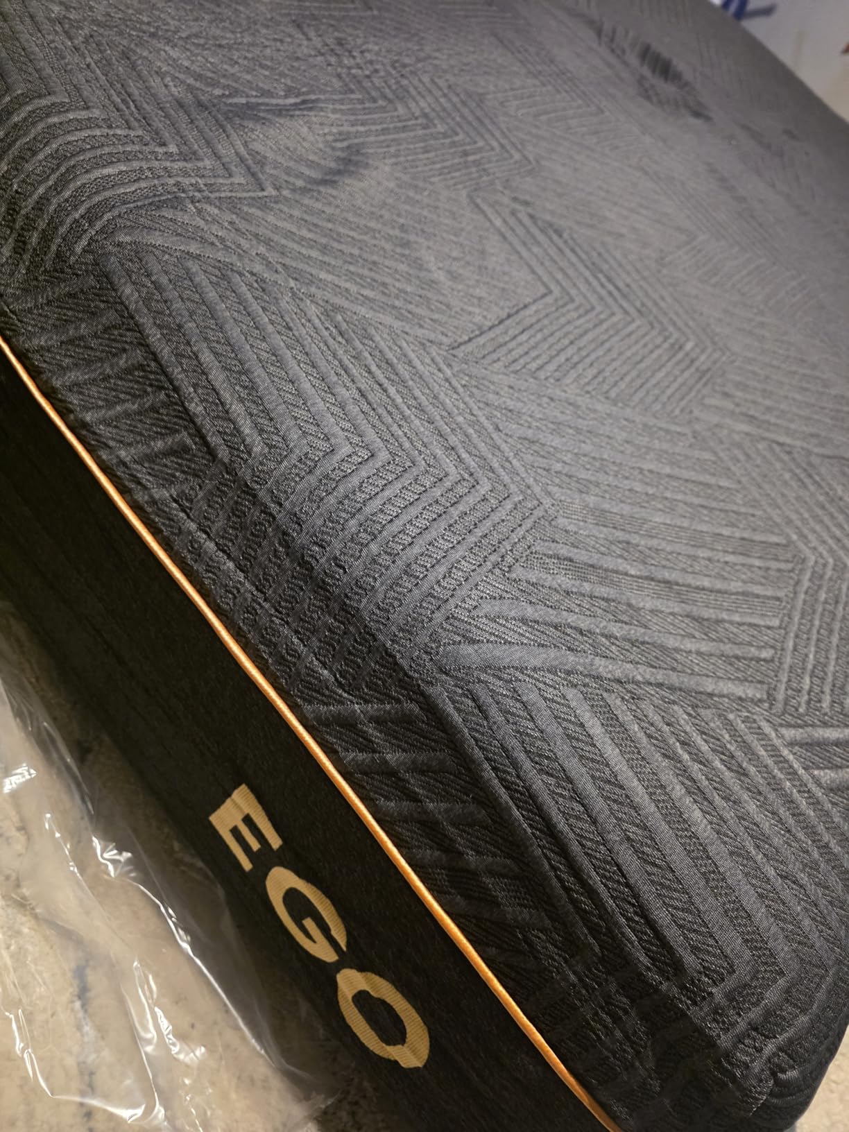 MLILY EGOHOME 14 Inch Queen Memory Foam Mattress for Back Pain, Cooling Copper Gel Bed in a Box, Foam Made in USA, CertiPUR-US Certified, Therapeutic Medium Firm, 60x80x14 Black customer photo 2