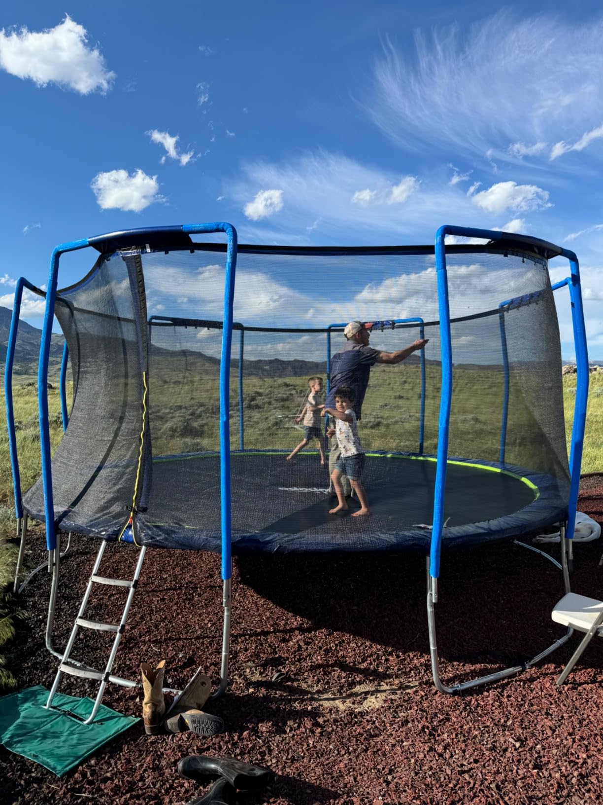 Zupapa 1800LBS Capacity No-Gap Design 16 15 14 12 10FT Trampoline with Safety Enclosure Net and Non-Slip Ladder 10-Year Quality Assurance Perfect for Kids Family Outdoor Backyard Fun customer photo 2