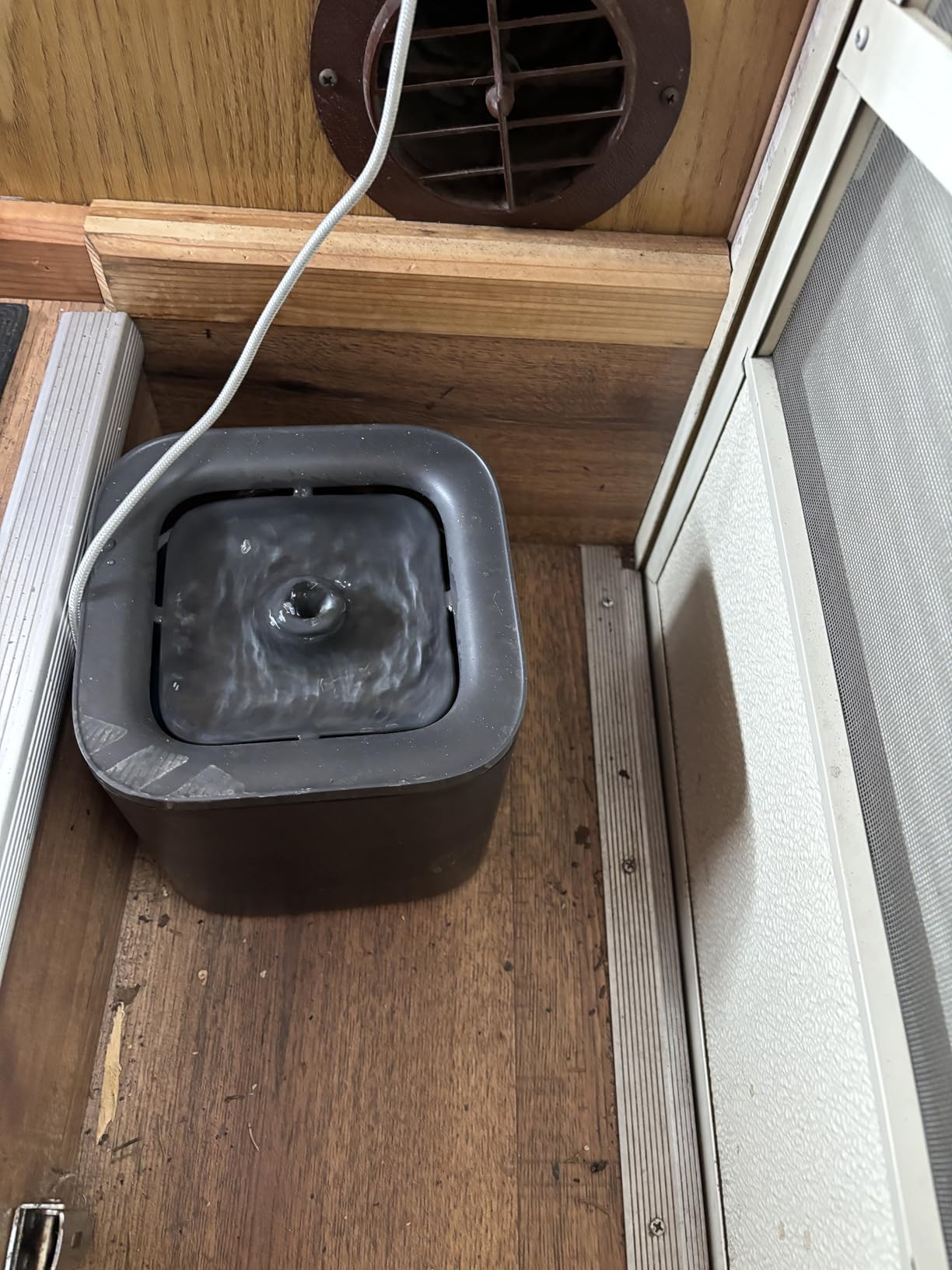 PETKIT New Cat Water Fountain with Wireless Pump, Ultra Quiet 65oz/1.85L Pet Water Fountain for Cats and Dogs Inside, Detachable Design Easy to Clean and Assemble, Filters Included customer photo 2